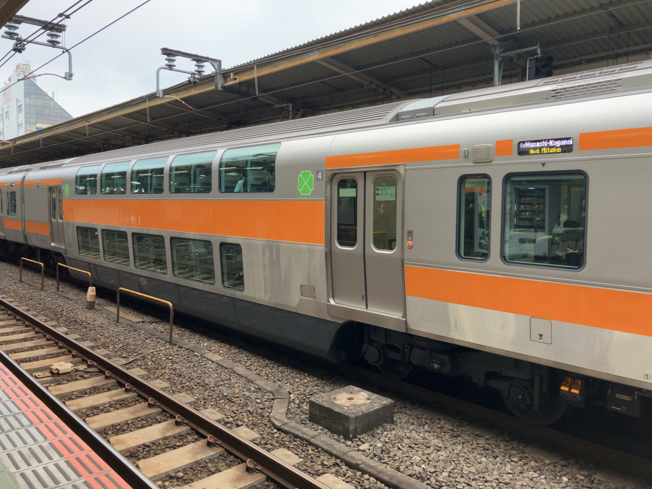 中央線のグリーン車　吉祥寺駅